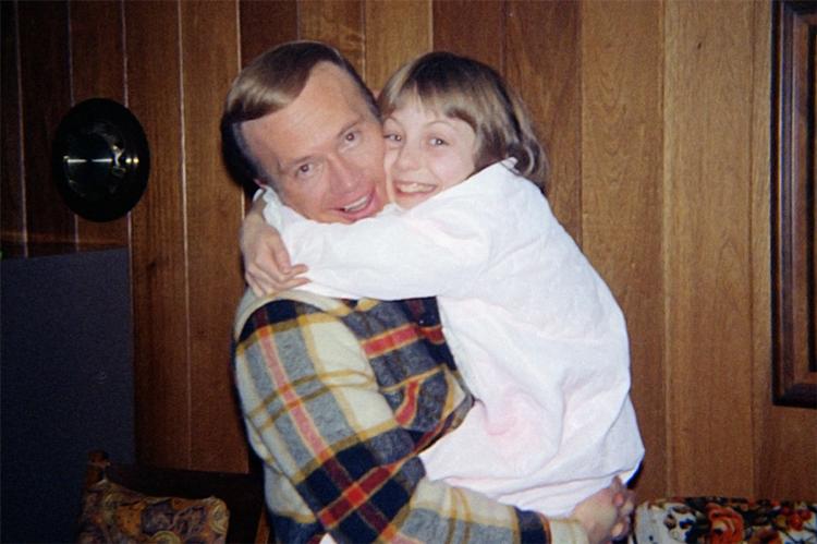 Robert Berchtold kidnappede Jan Broberg, da hun var 12 år. Og havde en affære med hendes mor. Og et homoerotisk møde med hendes far ...  Foto: Netflix