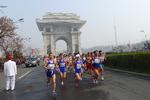 Nordkoreanerne er ret glade for maraton, siger Simon Cockerell fra Koryo Group. Det er trods alt en sportsgren, der ikke kræver meget mere end et par løbesko og en lang distance, og lange distancer har Nordkorea masser af. Løbesko, som vi kender dem, er måske en anden sag, men ifølge Associated Press har Kim Jong-un instrueret de lokale skoproducenter i at »nærstudere sko fra hele verden og lære fra dem«.  Foto: Koryo Group