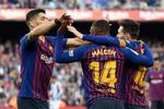 FC Barcelona og Lionel Messi fortsatte med at storme mod det spanske mesterskab lørdag.
Her vandt FC Barcelona hjemme 2-0 over lokalrivalerne fra Espanyol, og dermed nåede Barcelona op på 69 point med otte kampe tilbage i ligaen. (Photo by LLUIS GENE / AFP)
   Foto: Lluis Gene/Ritzau Scanpix