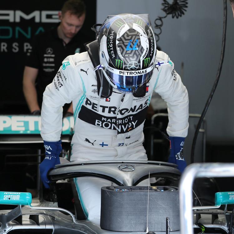 De seneste seks år har kun tre hold stået øverst på podiet og badet i champagne. Nu skal reglerne i Formel 1 laves om for at skabe mere lighed og spænding. Her ses vinderen af årets første grandprix i Australien, finnen Valtteri Bottas, under træningen ved denne weekends grandprix i Bahrain.  Foto: Hamad I Mohammed/Ritzau Scanpix