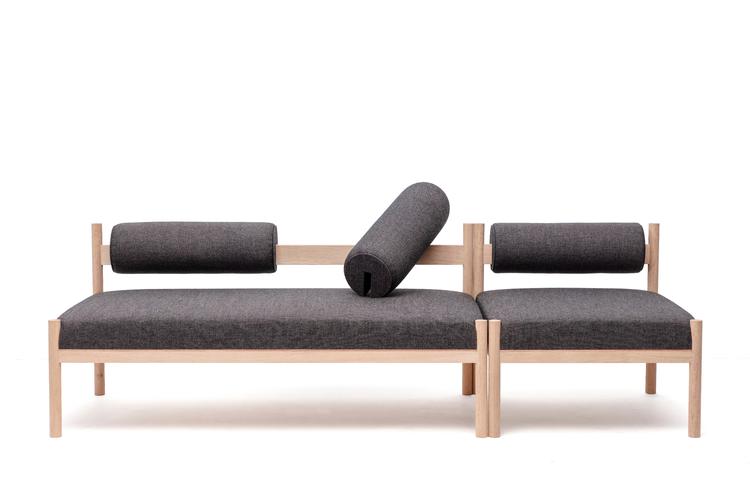 Chris Liljenberg Halstrøms sofa kan opdeles i mindre dele og fås både med læderbetrukne hynder og med uld fra Kvadrat. Sofaen fremstilles i Danmark og skal både kunne bruges i private hjem og i offentlige bygninger.   Foto: A. Petersen