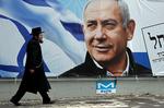 Israels premierminister, Benjamin Netanyahu, på plakat i Jerusalem, april 2019. Foto: Thomas Coex / AFP   Foto: Thomas Coex/Ritzau Scanpix