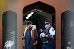 Terrorangrebet i Christchurch i New Zealand, hvor den formodede gerningsmand via Facebook live-streamede sine drab, har fået politikere verden over til at diskutere strengere regulering af sociale medier.
   Foto: Sanka Vidanagama/Ritzau Scanpix