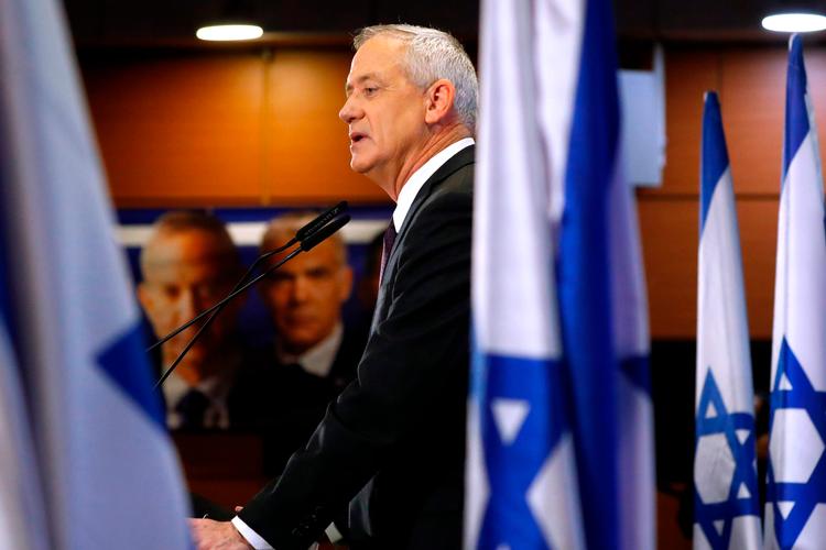 Ved valget 9. april udfordres Israels mangeårige premierminister Benjamin Netanyahu for første gang af folk, der der snildt kan udfordre ham i personlig sikkerhedspolitisk legitimitet. En af dem er Benny Gantz (på billedet), der som tidligere stabschef for den israelske hær blev rost til skyerne af Netanyahu selv, der kaldte ham en »fremragende« leder. Foto: Jack Guez/Ritzau Scanpix