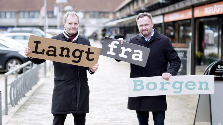 Programmet Langt fra Borgen fik hverken lavet et sjovt eller oplysende program om peberspray, synes Politikens anmelder. Pr-foto: DR 