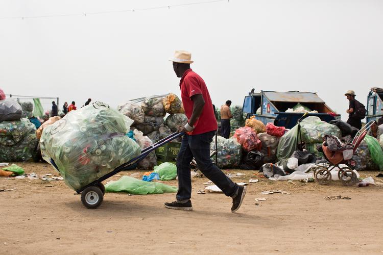 Fire af landets festivaler håber på at få gæster til at aflevere plastikglas tilbage med nyt initiativ. Arkivfoto fra Roskilde Festival 2015. Foto: Janus Engel/POLFOTO