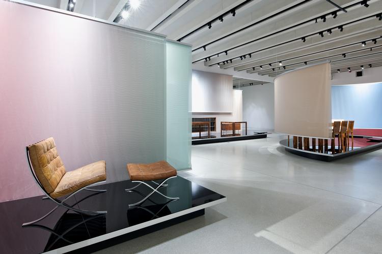 Møbler af Mies van der Rohe, der sammen med stifteren Walter Gropius og Stephan Marcel Breuer er de mest berømte repræsentanter for Bauhaus.   Foto: Bauhaus-Museums Weimar