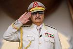 Khalifa Haftar dissiderede fra Gadaffis hær i 80'erne og flygtede til USA. Nu er han tilbage i Libyen i spidsen for en hær, som truer med at indtage den libyske hovedstad, Tripoli. Foto: Abdullah Doma/Ritzau Scanpix