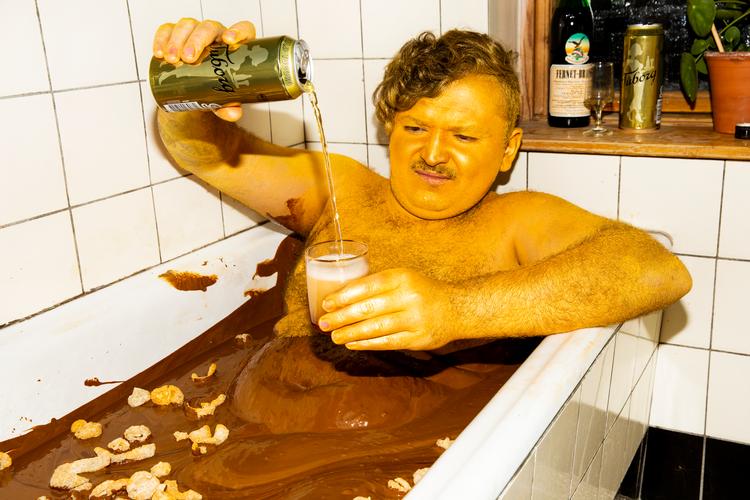 Manden bag Guldkroen og Guldkroen, Umut Sakarya, har åbnet endnu et spisested, GuldToGo på Ryesgade.    Foto: Andreas Haubjerg/POLFOTO