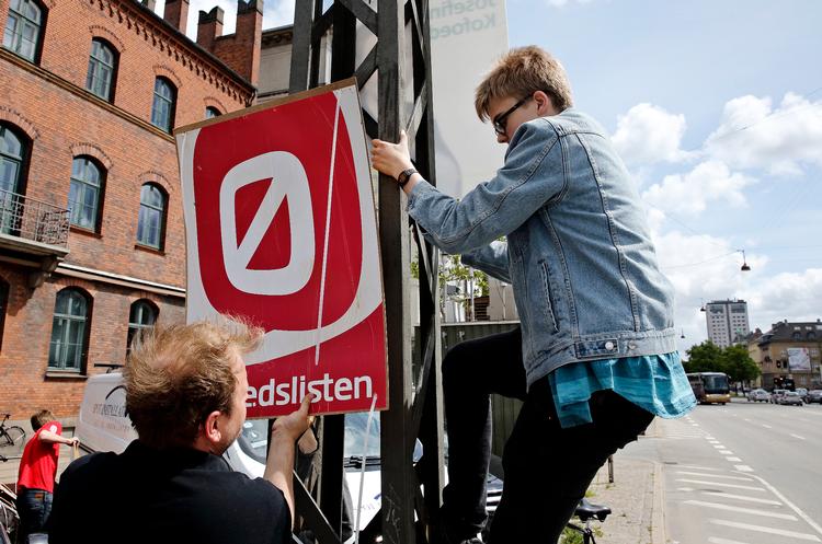 
En voldtægt i borgmester Ninna Hedeager Olsens lejlighed har rystet Enhedslisten. Et medlem af partiets bestyrelse har meldt sig selv, men erkender sig ikke skyldig. Ingen af personerne på billedet har noget med sagen at gøre.  Arkivfoto Jens Dresling