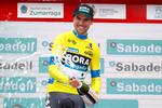 Så har Maximilian Schachmann også prøvet at sprøjte champagne på de omkringstående fra podiet i Baskerlandet Rundt. 