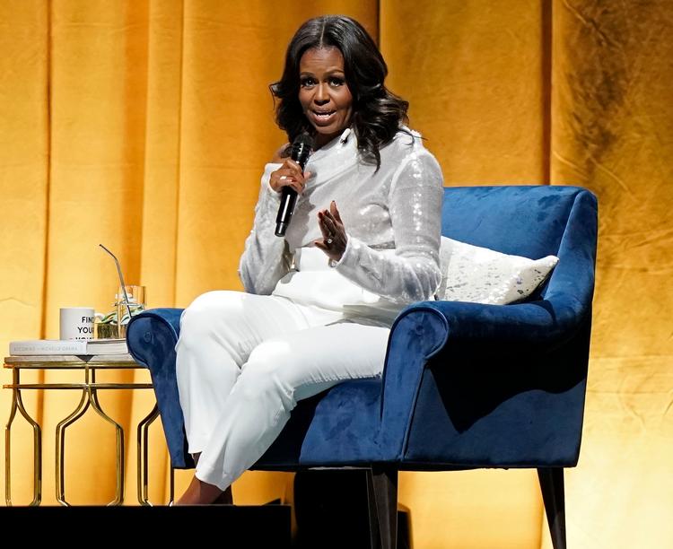 
    (ARKIV) Michelle Obama åbnede sin  multi-city book tour i  Chicago, 13 november 2018. (Foto: JIM YOUNG/Ritzau Scanpix)


   Foto: Jim Young/Ritzau Scanpix
