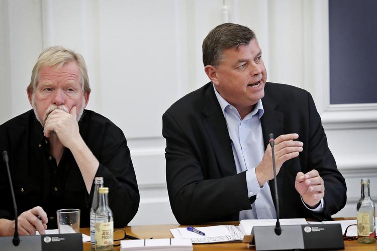 
Socialdemokraternes Mogens Jensen, her med Enhedslistens Christian Juhl.
   Foto: Jens Dresling/POLFOTO