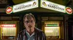 'Den gyldne handske' handler om den virkelige tyske seriemorder Fritz Honka, der i 1970'ernes Hamborg slog prostituerede ihjel og gemte dem i sin lejlighed. Filmen er blevet kritiseret af anmelderne for at være decideret ulækker.  Foto: Blodig Weekend