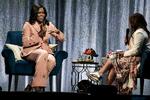 Michelle Obama skuffede i Royal Arena, hvor intervieweren Rachael Ray stillede for mange ligegyldige og malplacerede spørgsmål, mener anmeldere og flere kendte danske kvinder.  Foto: Martin Sylvest/Ritzau Scanpix
