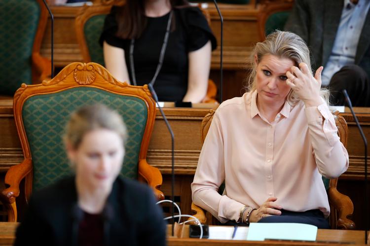 Politikere fra Enhedslisten politianmelder Venstres Britt Bager og Marcus Knuth efter sager om anynome donationer.  Foto: Jens Dresling/POLFOTO