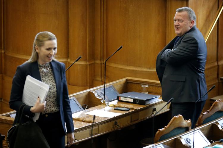 
    Arkivfoto: Socialdemokraternes Mette Frederiksen og Statsminister Lars Løkke Rasmussen.
   Foto: Jens Dresling/POLFOTO