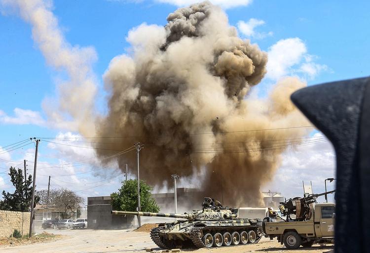 Tripoli har været udsat for luftangreb i denne uge. Foto: Mahmud Turkia/Ritzau Scanpix