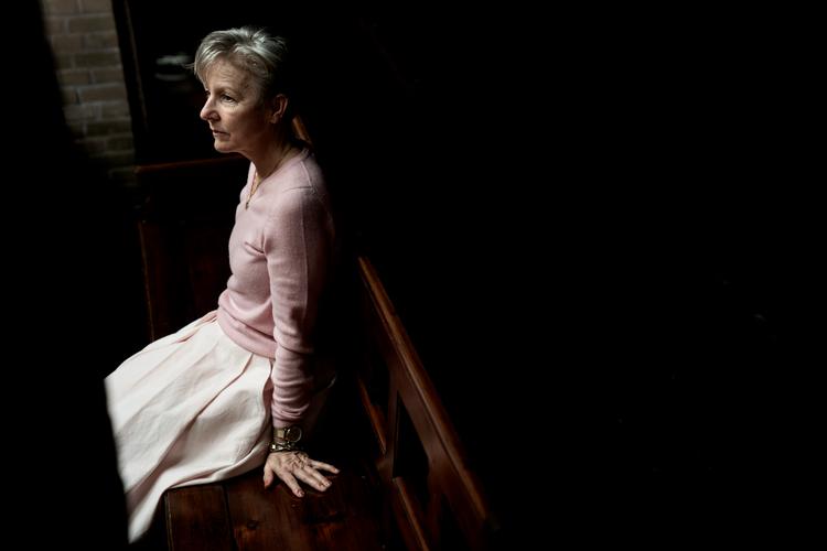 Charlotte Rørth har skrevet tre bøger om religiøse oplevelser og har ramt et stort publikum. Den første hed 'Jeg har mødt Jesus' og beskriver et møde med Jesus i en kirke i Spanien. Alt i hendes liv er i dag forandret.  Foto: Mads Nissen/POLFOTO