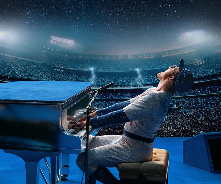 Taron Egerton synger ikke som Elton John, men alligevel har man i den biografaktuelle 'Rocketman' valgt at lade skuespilleren synge i stedet for blot at lipsynce til Elton Johns vokal.  Foto: Paramount Pictures