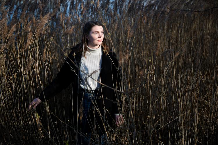 22-årige Sofie Bruus Hansen har indset, at hun ikke skal gå alene med sin bekymring for klimaet, så i dag er hun aktiv i Den Grønne Studenterbevægelse.  Foto: Louise Herrche Serup/POLFOTO