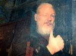 Julian Assange blev tvunget til at forlade Ecuadors ambassade i London. Nu er der tvivl om hans rolle i de seneste år. 
   Foto: Hannah Mckay/Ritzau Scanpix