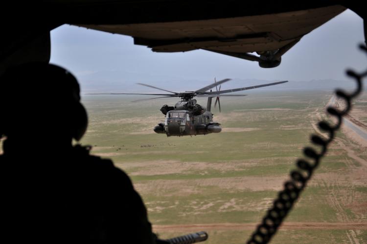 
  Afghanistan.  I alt er der 1.300 tyske soldater i landet. Men små budgetter og mandskabsmangel betyder, at tyskerne i perioder ikke kan bruge deres CH-33 helikoptere.
  Foto: Sabine Siebold/AP