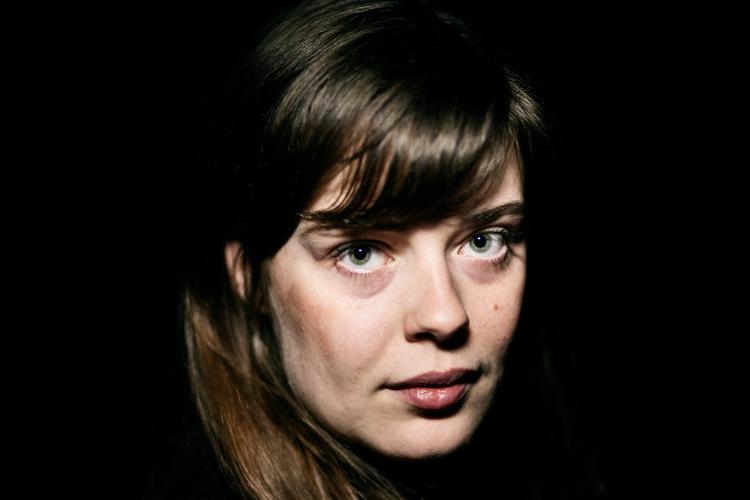 Anna Malzer bruger gerne Hollywoods metoder til at underholde sit publikum. For man kommer langt med en klassisk historie om karakterer, der mødes og udvikler sig sammen, mener hun. Men emnerne skal være samfundskritiske og have med almindelige menneskers problemer at gøre.   Foto: Jens Hartmann Schmidt/POLFOTO