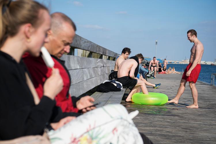Er det forår eller sommer? Det kunne man spørge sig selv om midt i april 2018. Her nåede vi op på 20-22 grader (på billedet: Svanemøllen i København). Noget tyder på, at vi igen i år nærmer os de samm temperature. Foto: Olivia Loftlund