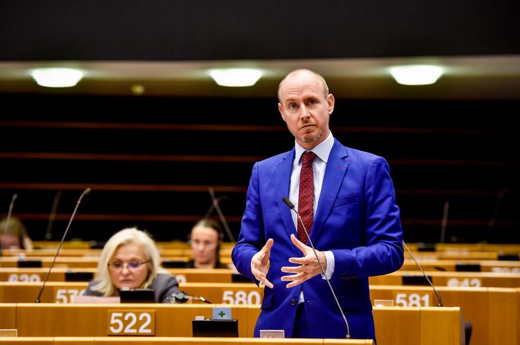 Skål. Daniel Hannan fejrede det med Carlsberg, da Danmark i 1992 stemte nej til Maastricht-traktaten. Brexit er fuldendelsen af hans EU-kritiske livsværk.    Foto: Eric Vidal/europaparlamentet