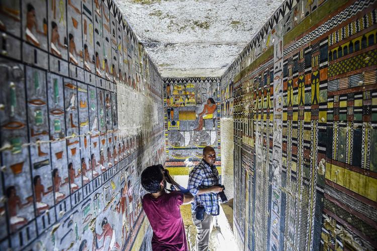 Der blev desuden fundet fragmenterede stykker af Khuwys mumie i gravkammeret. 
   Foto: Mohamed El-shahed/Ritzau Scanpix