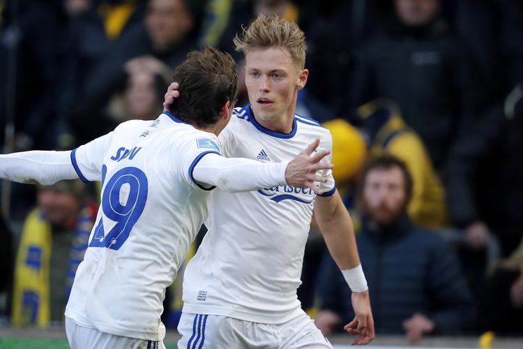 Viktor Fischer svarede igen med foden på homofobiske tilråb, som fans rettede mod ham - han scorede i søndagens kamp mod Brøndby.  Foto: Jens Dresling/POLFOTO