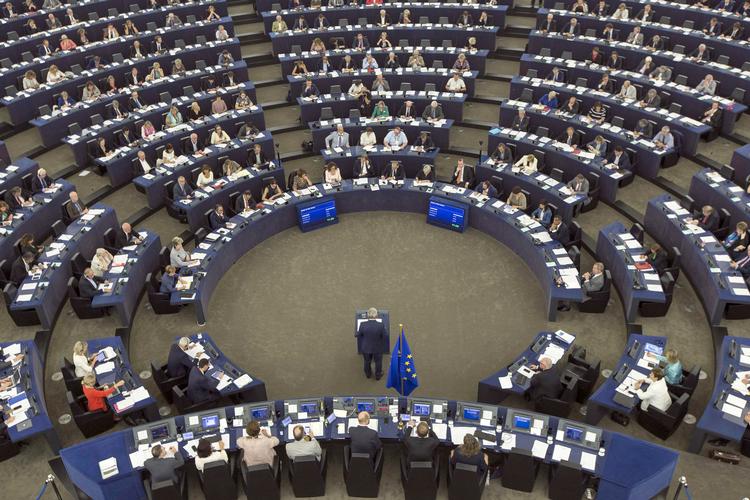 Et smalt flertal i EU-Parlamentet har udskudt at tage stilling til en forordning, som i sin nuværende form ville have betydet, at EU-arbejdere ville kunne få ret til en række sociale ydelser efter optjening i fra en dag til en måned i et andet medlemsland. Foto: Jean-francois Badias/AP