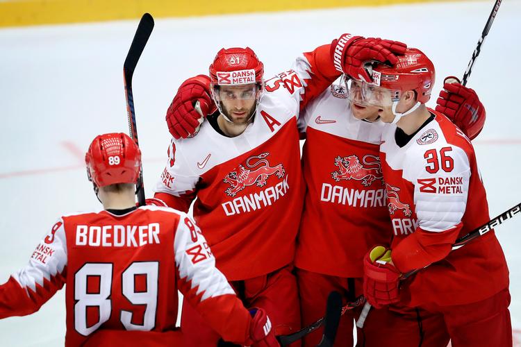 Flere af de meget rutinerede danske topspillere, bl.a. Jannik Hansen (th.) og Frans Nielsen (midt) vil blive savnet ved næste måneds VM.  Foto: Jens Dresling/POLFOTO