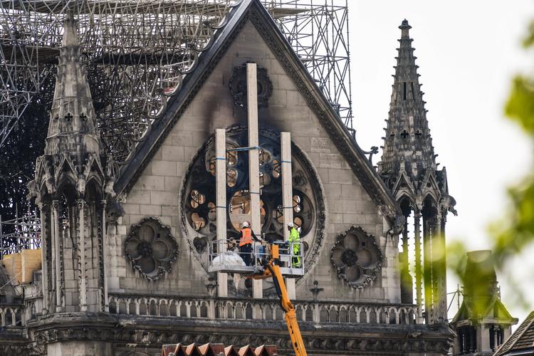 Eksperter stiller spørgsmålstegn ved, om flere af de øvre mure kan modstå vindstød på over 90 km. i timen. 
    (Photo by BERTRAND GUAY / AFP)
   Foto: Bertrand Guay/Ritzau Scanpix