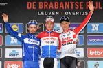 I onsdags tronede Mathieu van der Poel øverst på podiet i Brabantse Pijl flangeret af Julian Alaphilippe (t.v.) og Tim Wellens. I dag aspirerer de atter til hovedrollerne i Amstel Gold Race.

 Foto: David Stockman/Ritzau Scanpix