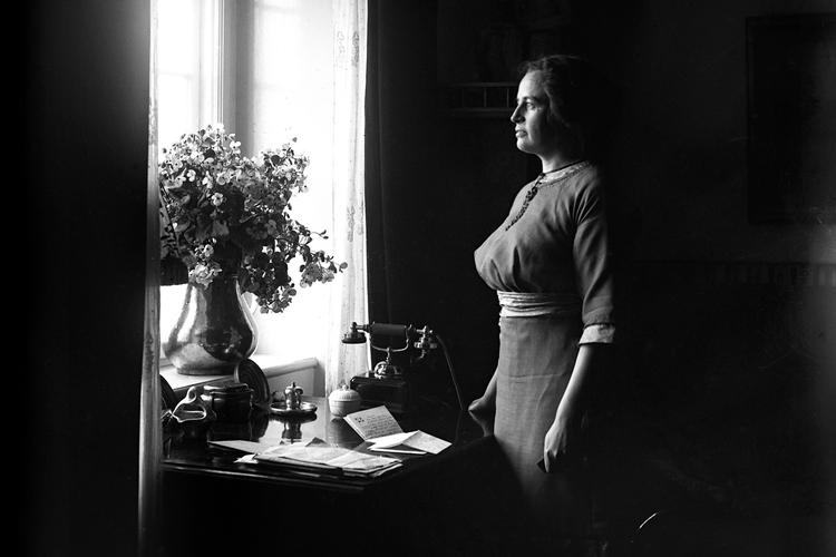 Forfatter Agnes Henningsen udgav sine erindringer i otte bind over 15 år fra 1941 til 1955. Nu er genudgivelsen nået til bind 3 og 4. Foto: Holger Damgaard/POLFOTO