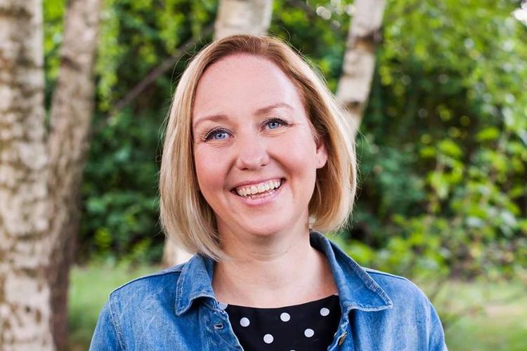 Vi skal turde tale mere om alkoholproblemer, skriver sagsbehandler Katja Balslev Nielsen. 