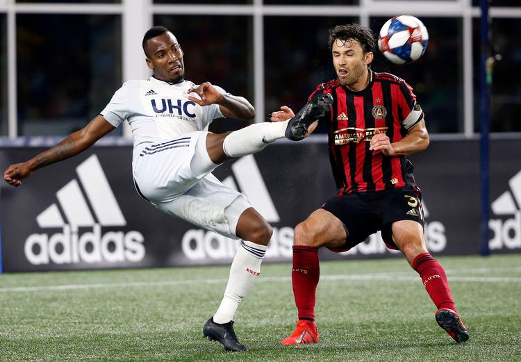 Den tidligere FC Nordsjælland-mester og -pokalvinder Michael Parkhurst (til højre) er forsvarsspiller for øjnene af mere end 50.000 tilskuere i gennemsnit, når han spiller for Atlanta United. 
   Foto: Winslow Townson/Ritzau Scanpix