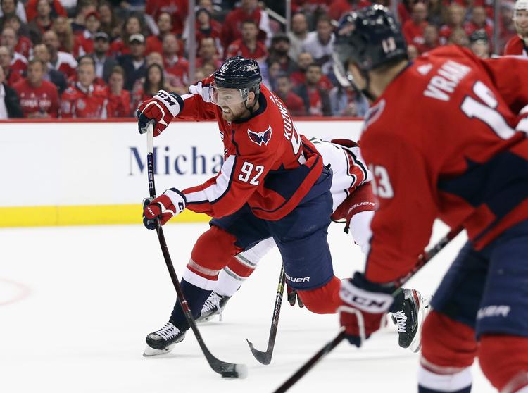 Washington Capitals med Lars Eller røg ud af Stanley Cup efter forlænget spilletid mod Carolina Hurricanes.  Foto: Patrick Smith/Ritzau Scanpix