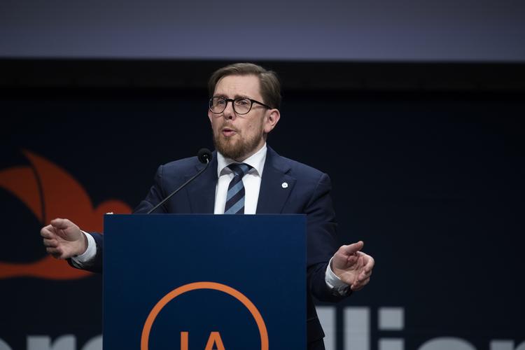 Økonomi- og indenrigsminister Simon Emil Ammitzbøll-Bille (LA) siger, at han vil tage en alvorlig snak med kommunerne.  Foto: Anthon Unger