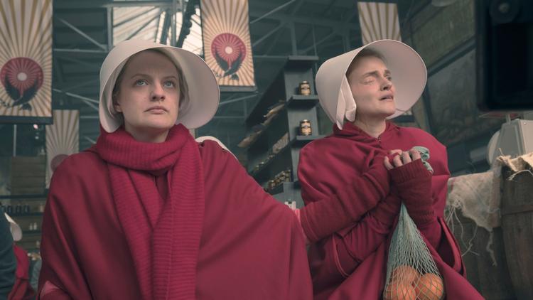 'The Handmaid's tale' har været et stort tv-seriehit - nu opfører Det Kongelige Teater operaversionen i en ny opsætning lavet af operachef John Fulljames selv. Foto: HBO