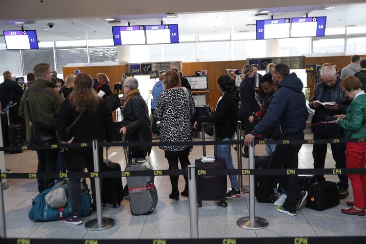 1.500 SAS-piloter i Norge, Sverige og Danmark indledte i går morges en omfattende strejke. 
   Foto: Jens Dresling/POLFOTO