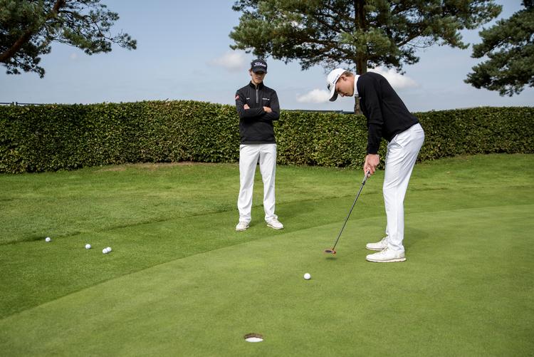 I alle de professionelle turneringer, Nicolai (tv.) og Rasmus Højgaard (th.) hidtil har spillet, har de begge deltaget, men i den forgangne uge var de adskilt på hver deres niveau.  Foto: Anders Rye Skjoldjensen