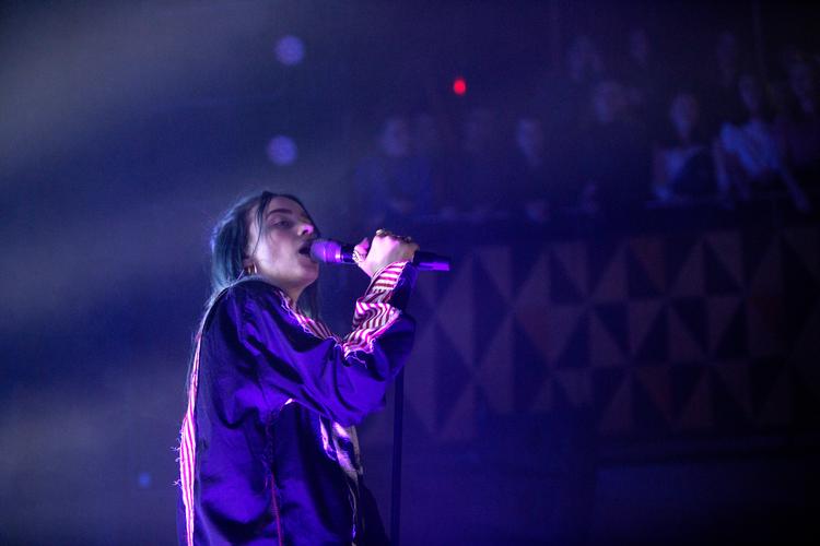 17-årige Billie Eilish er blevet en generationsstemme med sine enkle pophits fremført i goth-gevandter.  Foto: Jens Hartmann/POLFOTO