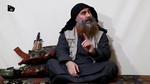 Dette billede viser formentAbu Bakr al-Baghdadi, da han for første gang viste sig offentligt i en propagandavideo, Islamisk Stat har udsendt. Det er ikke bekræftet, at det er Baghdadi. Foto: -/Ritzau Scanpix