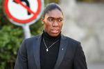 Mellemdistanceløberen Caster Semenya og det sydafrikanske atletikforbund har rejst sagen ved sportsdomstolen Cas. Semenya vil ikke finde sig i at tage medicin imod sit forhøjede testosteronniveau for at kunne deltage i internationale konkurrencer.
   Foto: Harold Cunningham/Ritzau Scanpix