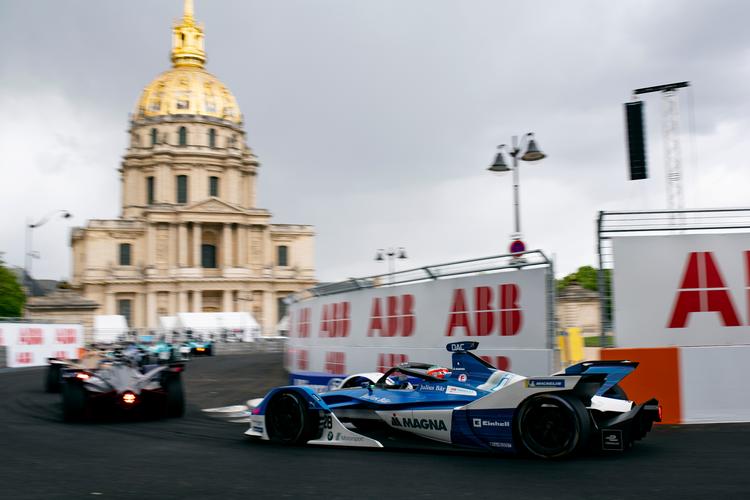 Formel E er verdens førende motorsportsserie for elbiler. Selv om løbet kun har eksisteret i fem sæsoner, er den eftertragtet at deltage i for både verdens største bilmærker og nogle af de bedste kørere. Foto: Jens Hartmann Schmidt/POLFOTO