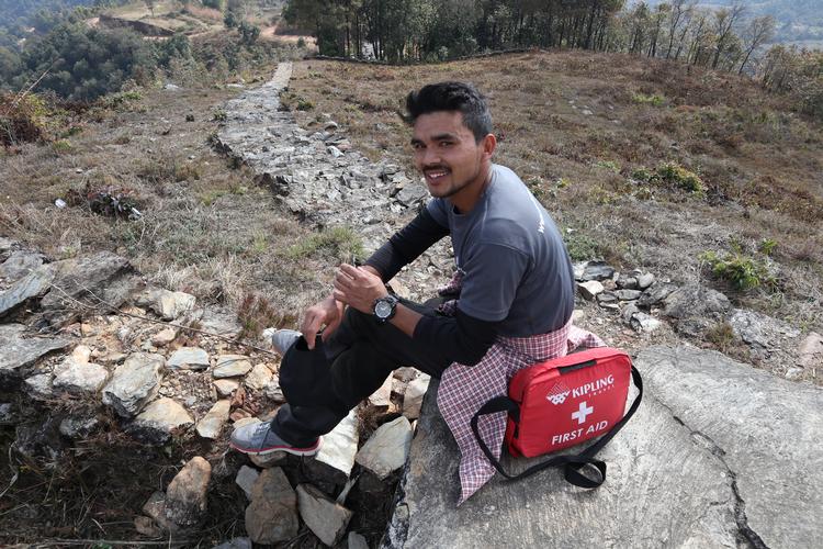 Sailesh Lopchan er født i bjergene i bjergdistriktet Rasuwa, der ligger 16 kilometer fra grænsen til Tibet. Han lever af at guide turister på vej i Nepals bjerge. Foto: Eva Holtegaard-Kasler