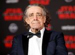 'Star Wars'-instruktøren, George Lucas, var desperat efter at finde en person, der var højere end Darth Vader og faldt over den 218 centimeter høje Peter Mayhew.  Foto: Danny Moloshok/Ritzau Scanpix